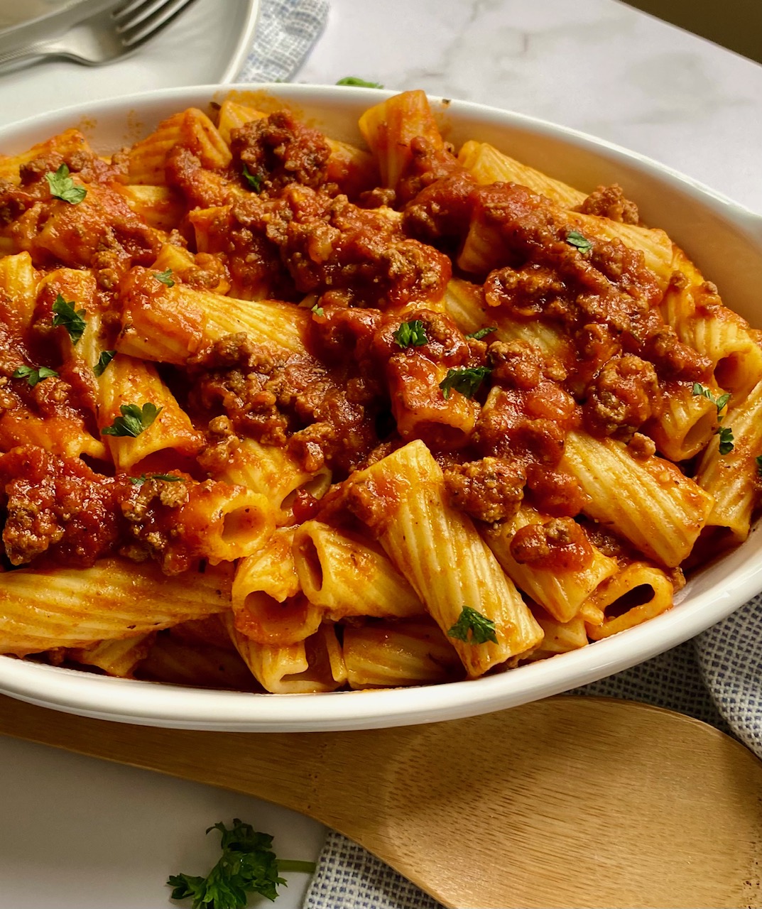 Rigatoni In Meat Sauce. Weeknight made easy! - Big Plate Small Wallet